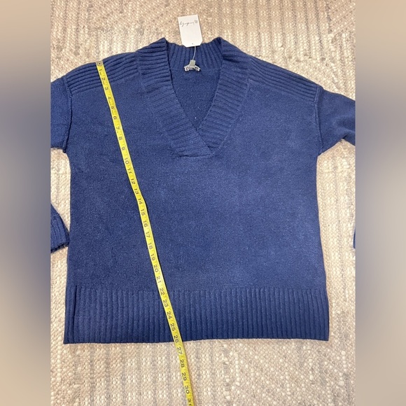 WONDERLY Navy blue oversized‎ V neck sweater size L. - Picture 12 of 12
